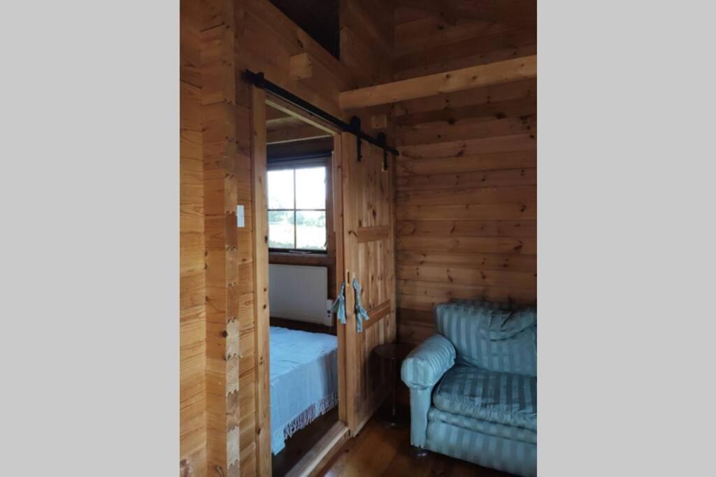 Self Catering Garden Lodge ラドロー エクステリア 写真